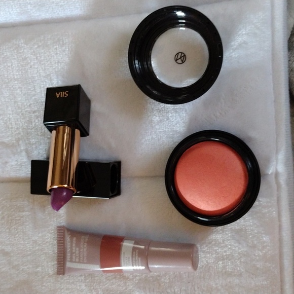 Make Up Lot - Picture 9 of 15